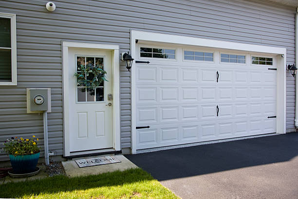 24/7 Emergency Garage Door Panel Replacement experts in Havana, IL